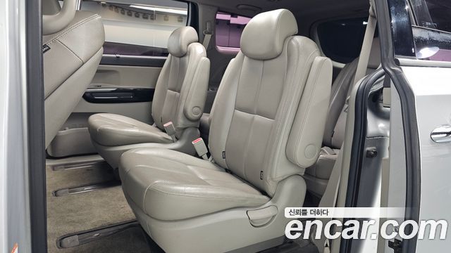 Kia Canival 2018 — photo 17