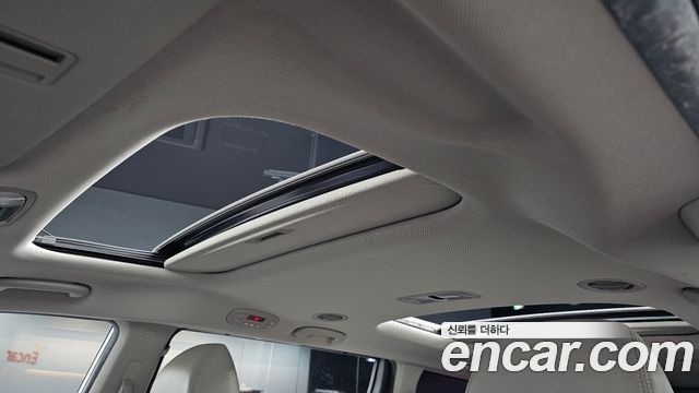 Kia Canival 2018 — photo 24