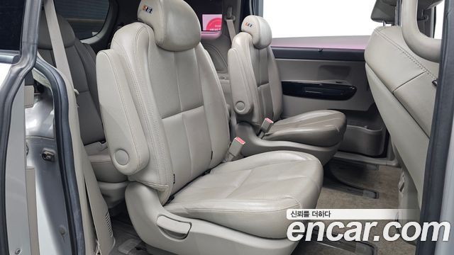 Kia Canival 2018 — photo 28