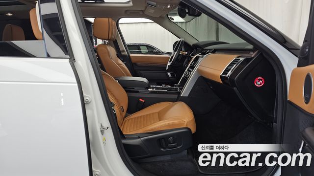 Land Rover Discovery 2020 — photo 17