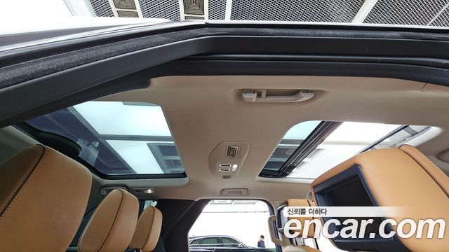 Land Rover Discovery 2020 — photo 23