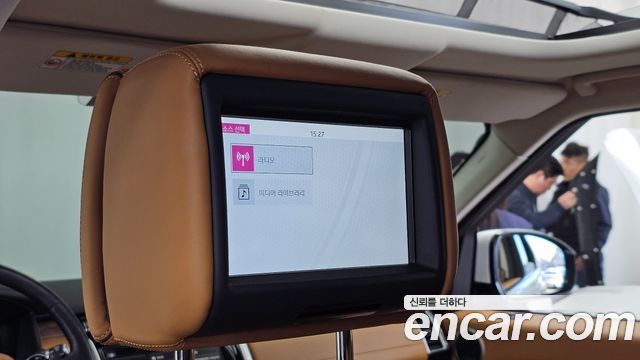 Land Rover Discovery 2020 — photo 24