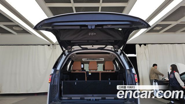 Land Rover Discovery 2020 — photo 26