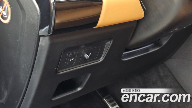 Land Rover Discovery 2020 — photo 30