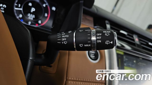 Land Rover Discovery 2020 — photo 35