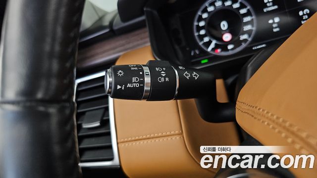Land Rover Discovery 2020 — photo 36