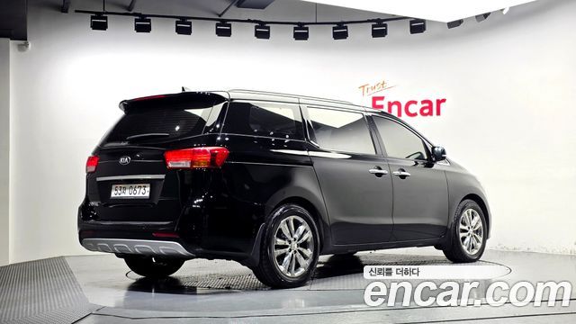 Kia Canival 2016 — photo 2