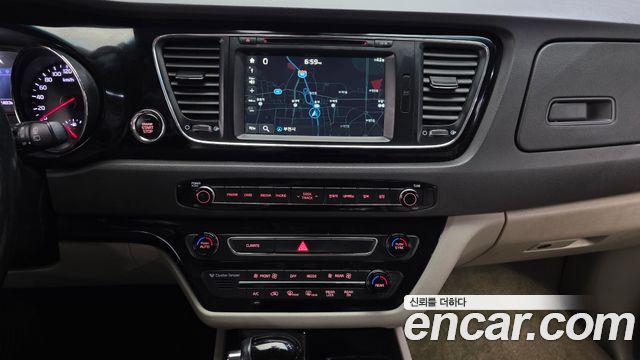 Kia Canival 2016 — photo 21
