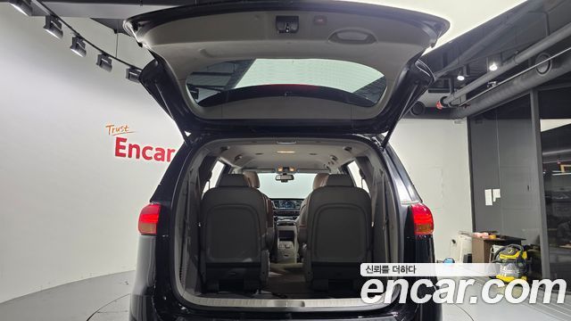Kia Canival 2016 — photo 26