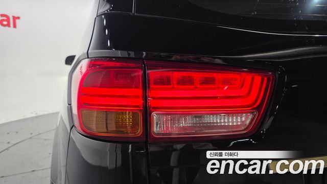 Kia Canival 2016 — photo 9