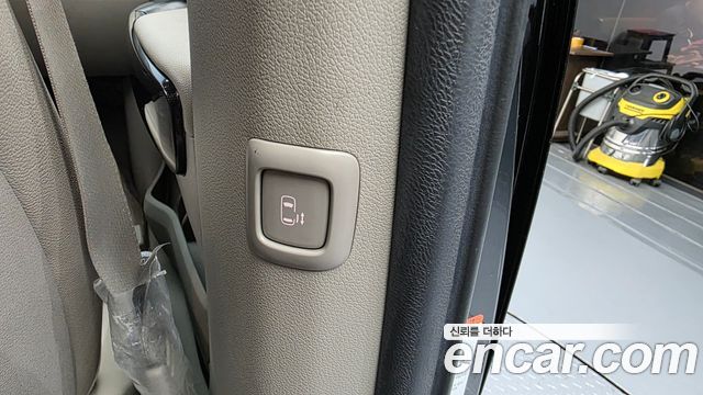 Kia Canival 2016 — photo 32