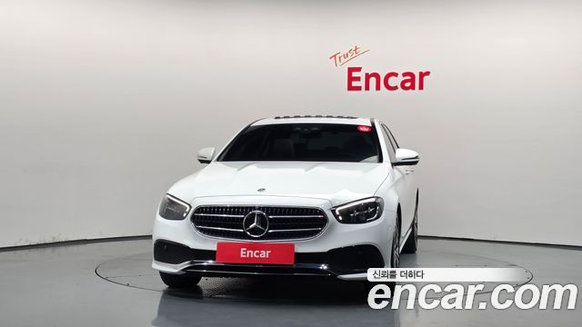 Mercedes-Benz E-Class 2022 — photo 3