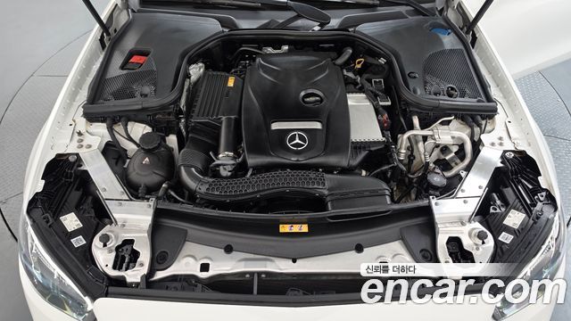 Mercedes-Benz E-Class 2022 — photo 6