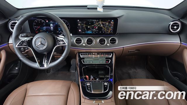 Mercedes-Benz E-Class 2022 — photo 10