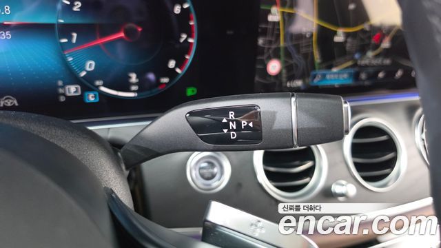 Mercedes-Benz E-Class 2022 — photo 12