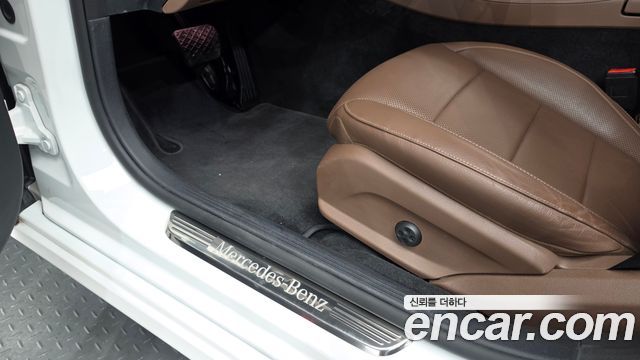 Mercedes-Benz E-Class 2022 — photo 23
