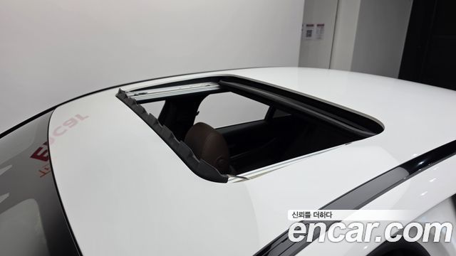 Mercedes-Benz E-Class 2022 — photo 29