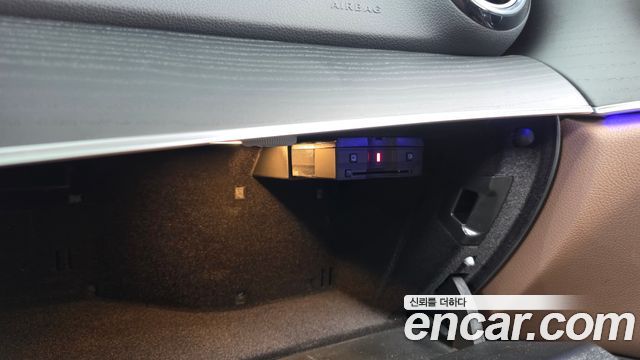 Mercedes-Benz E-Class 2022 — photo 30