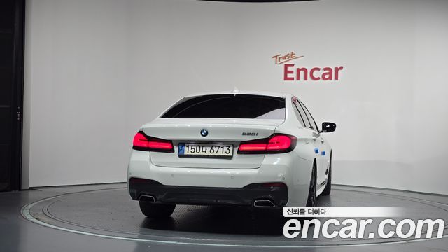 BMW 5-Series 2023 — photo 4
