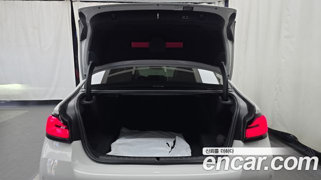 BMW 5-Series 2023 — photo 23