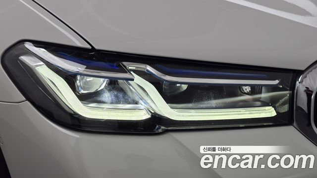BMW 5-Series 2023 — photo 8