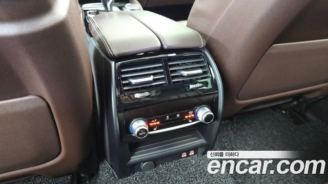 BMW 5-Series 2023 — photo 31