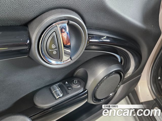 Mini Cooper 2022 — photo 16