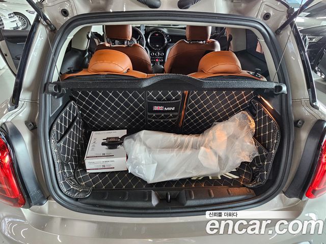 Mini Cooper 2022 — photo 19