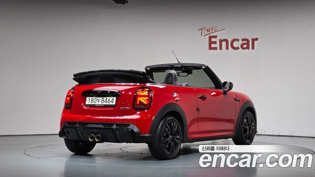 Mini Cooper Convertible 2024 — photo 2