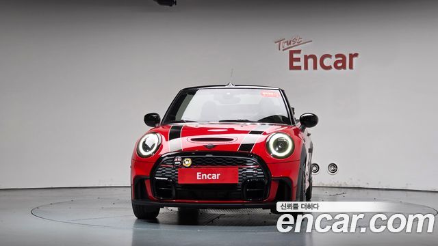 Mini Cooper Convertible 2024 — photo 3