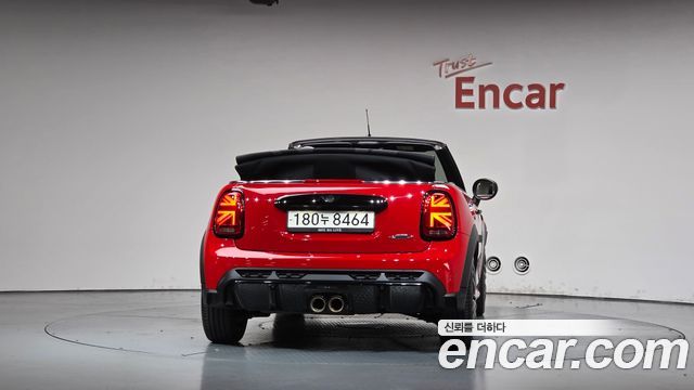 Mini Cooper Convertible 2024 — photo 4