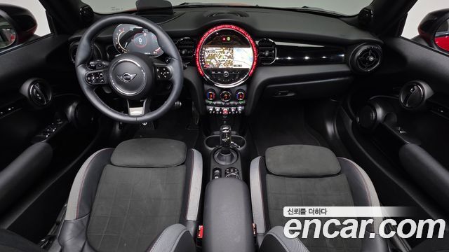 Mini Cooper Convertible 2024 — photo 10