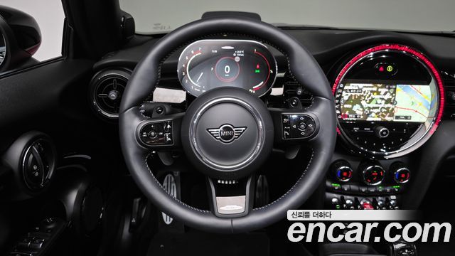 Mini Cooper Convertible 2024 — photo 19
