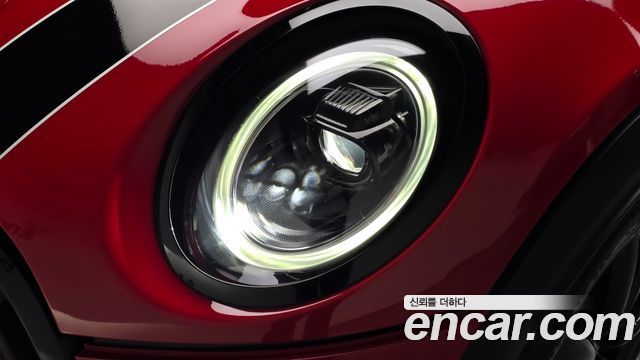 Mini Cooper Convertible 2024 — photo 8