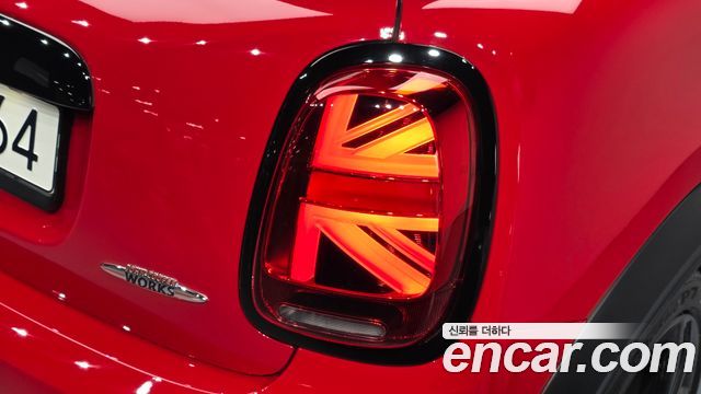 Mini Cooper Convertible 2024 — photo 9