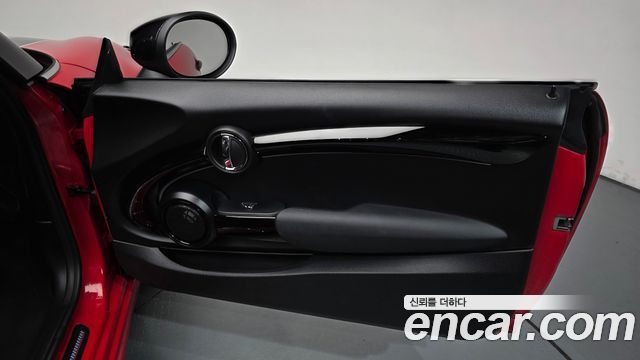 Mini Cooper Convertible 2024 — photo 15
