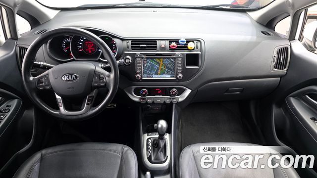 Kia pride 2014 — photo 10