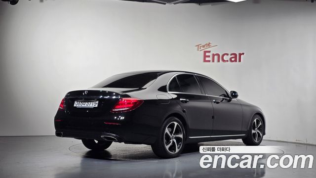 Mercedes-Benz E-Class 2020 — photo 2