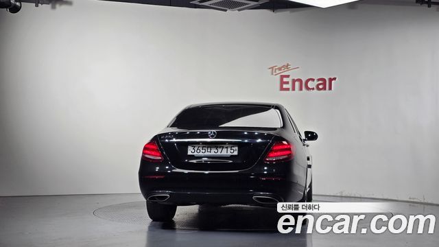 Mercedes-Benz E-Class 2020 — photo 4
