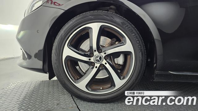 Mercedes-Benz E-Class 2020 — photo 5