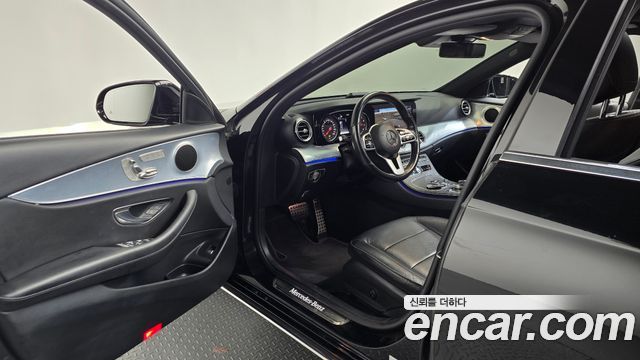 Mercedes-Benz E-Class 2020 — photo 10