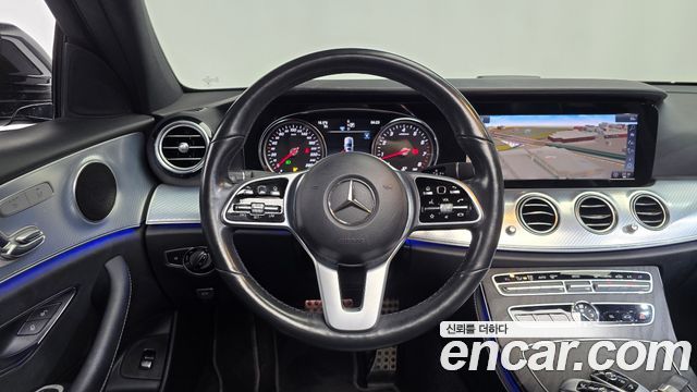 Mercedes-Benz E-Class 2020 — photo 13