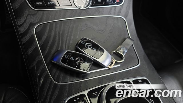 Mercedes-Benz E-Class 2020 — photo 15