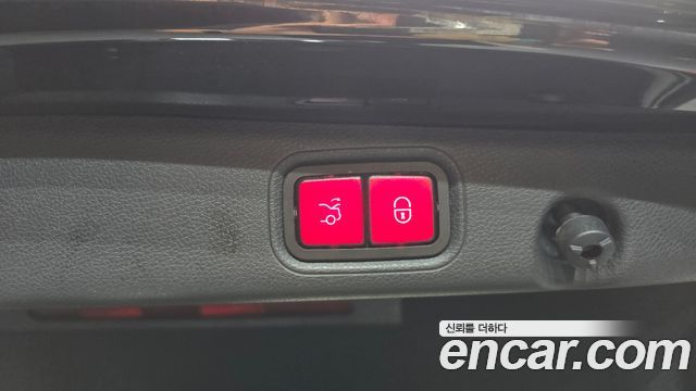 Mercedes-Benz E-Class 2020 — photo 17