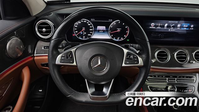 Mercedes-Benz E-Class 2017 — photo 19