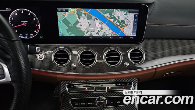 Mercedes-Benz E-Class 2017 — photo 20
