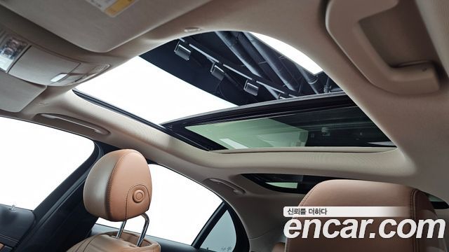 Mercedes-Benz E-Class 2017 — photo 24