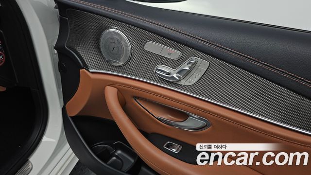 Mercedes-Benz E-Class 2017 — photo 28
