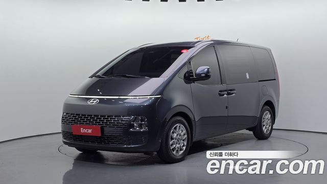 Hyundai Staria 2025 — photo 1
