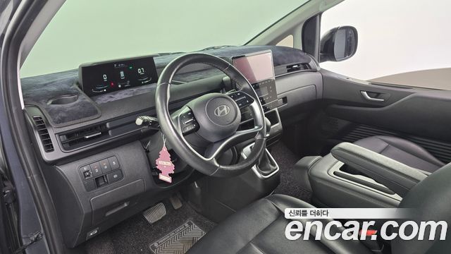 Hyundai Staria 2025 — photo 7